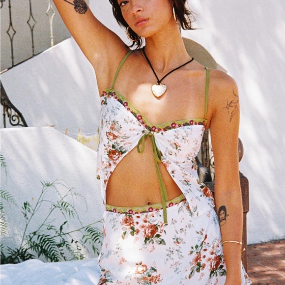 Ringa Rosey Top | Princess Polly - Picture 2 of 5